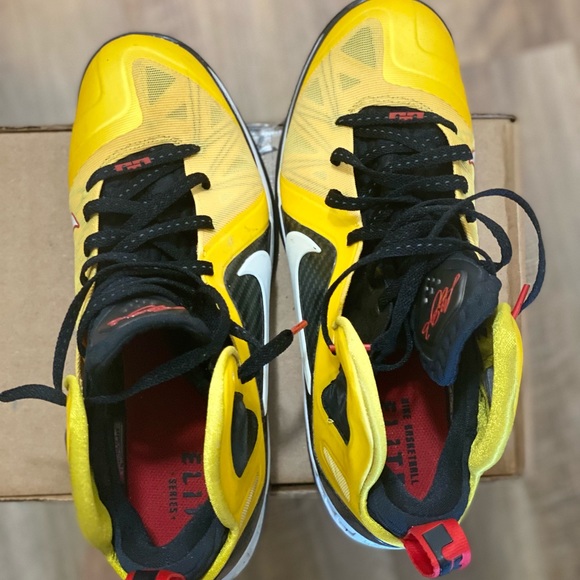 Sneakers - Picture 4 of 7